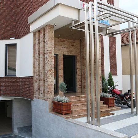 Hotel Admiral Prizren Esterno foto