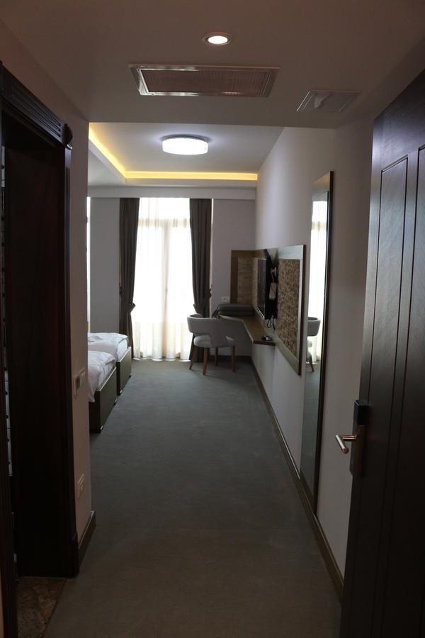 Hotel Admiral Prizren Esterno foto